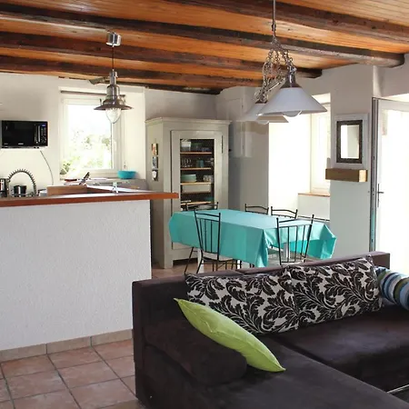 בית נופש Le Cantou *